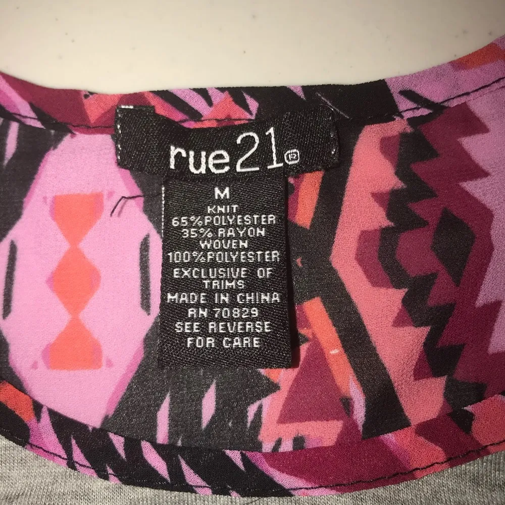 Rue21 Top 2024 - Image 3