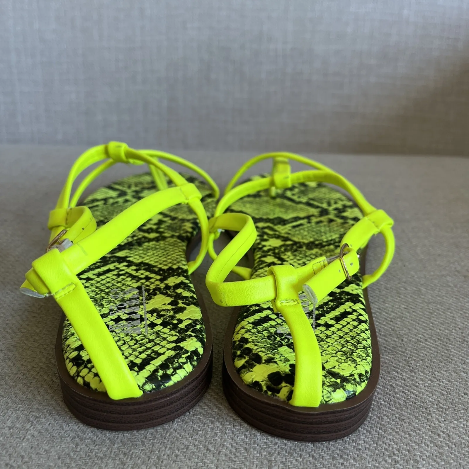 AMS Size 6 Cheer Neon Yellow Snakeskin Ankle Strap Sandals - Image 6