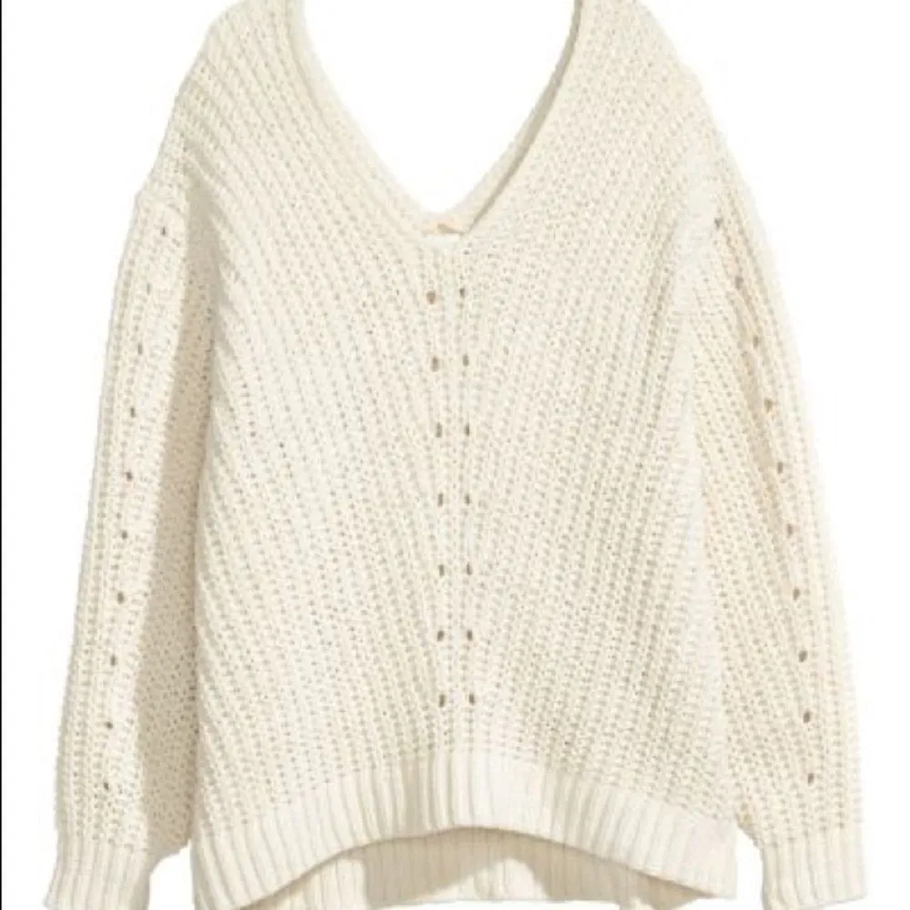 ✨ H&M Oversized Sweater✨ - Image 4