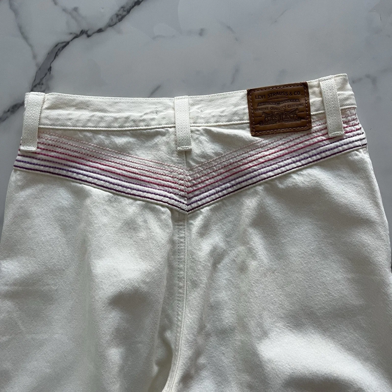 Levi's Ribcage Straight Ankle Jeans Chasing Rainbows Size 28 Coastal Festival - Image 9