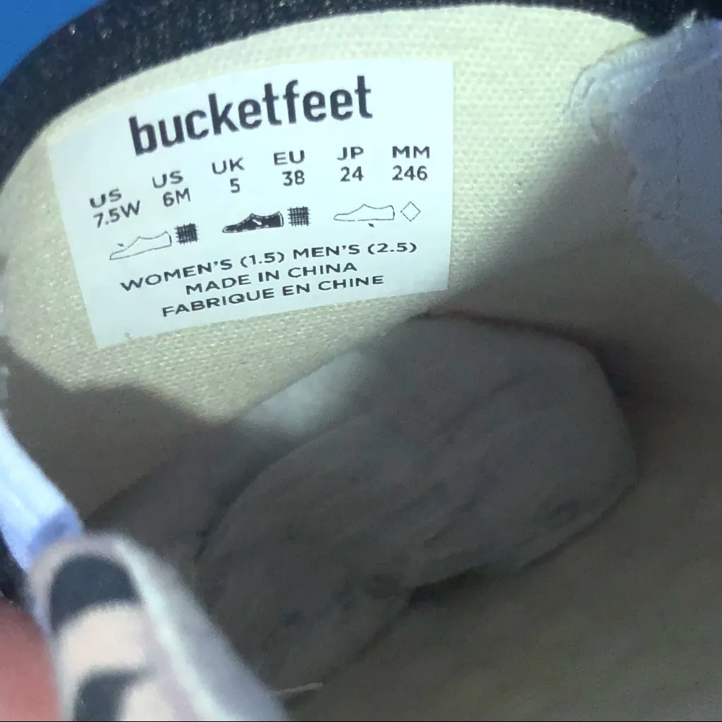 Bucketfeet pink with cheetah print slip on shoes Size 7.5 - Image 6