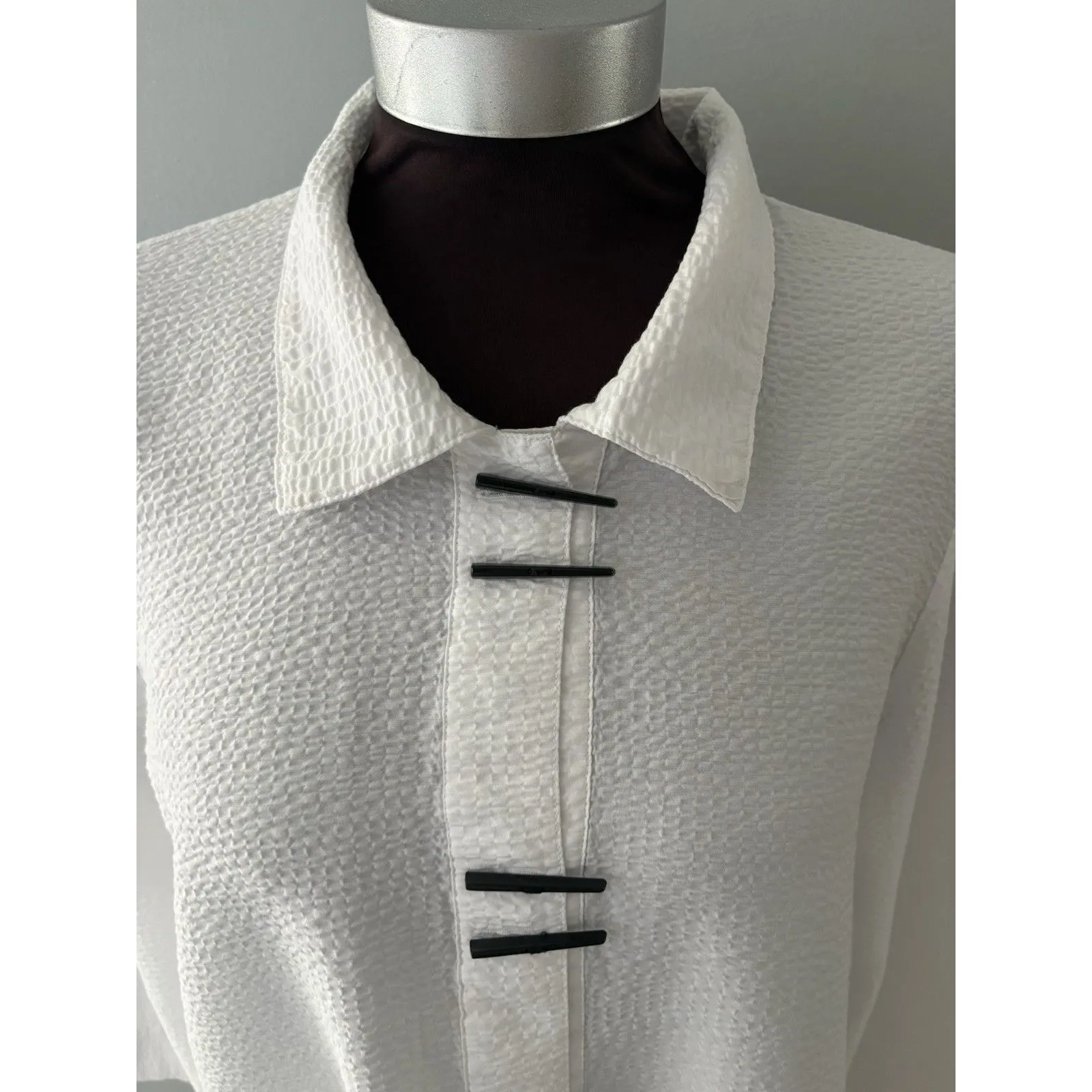 Habitat Seersucker Swing Top Size M White Elongated Buttons Lightweight Artsy - Image 2