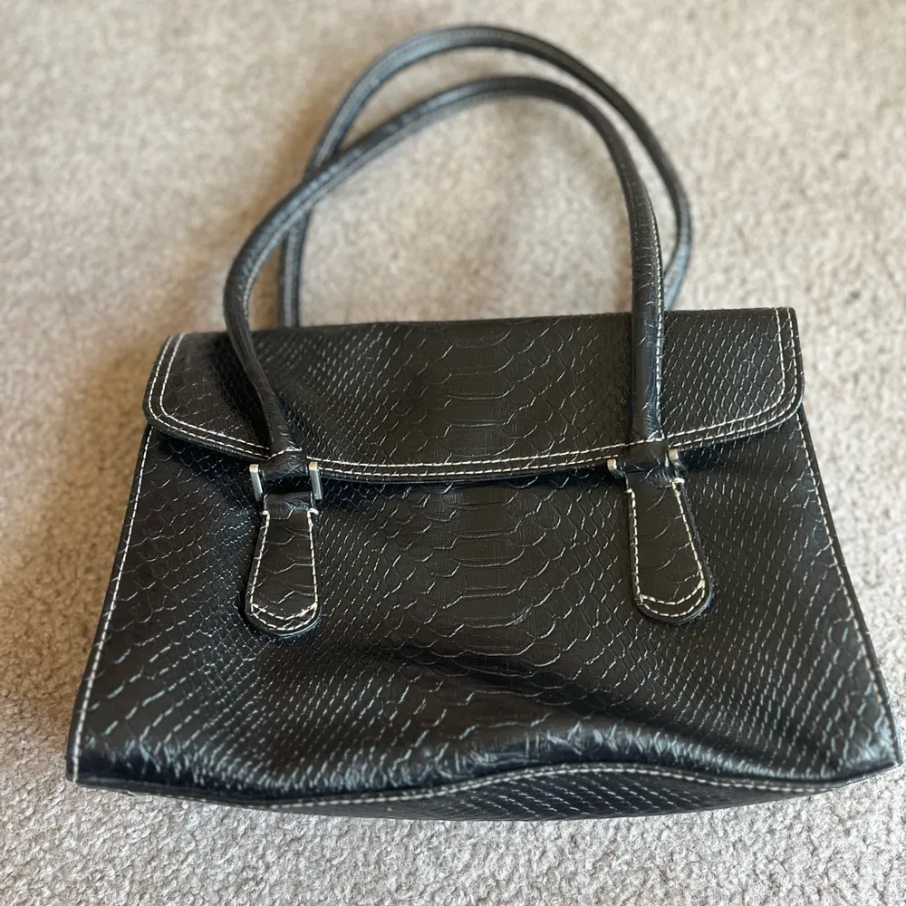 Liz Claiborne Women’s Black Fuad Leather Snake Skin Pattern Handbag - Image 16