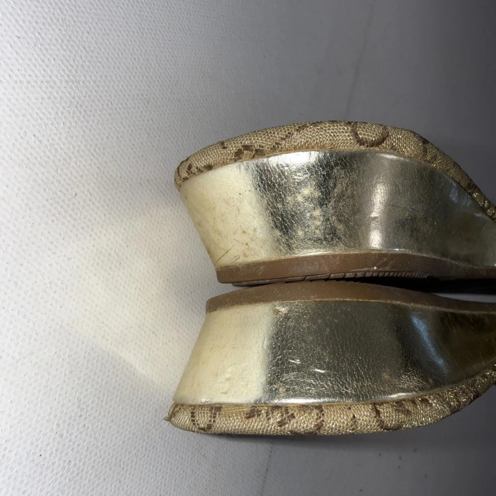 Vintage Y2K GUESS Logo Sandals Wedge Charmed Gold Designer Trendy Shoe 7.5M Read - Image 12