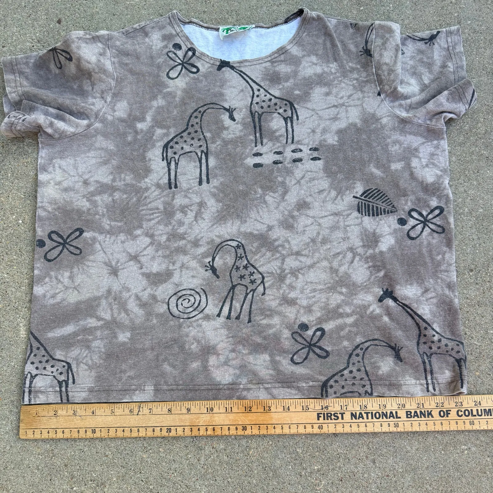 Vintage 90s Tribal Animal Art Giraffe Zoo Short Sleeve T - Image 7