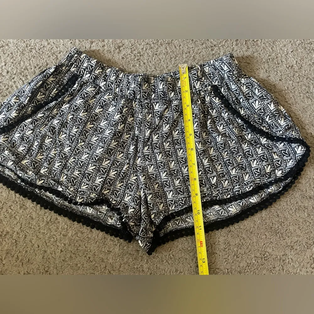 Mossimo Floral Flowy Shorts Black - Image 5