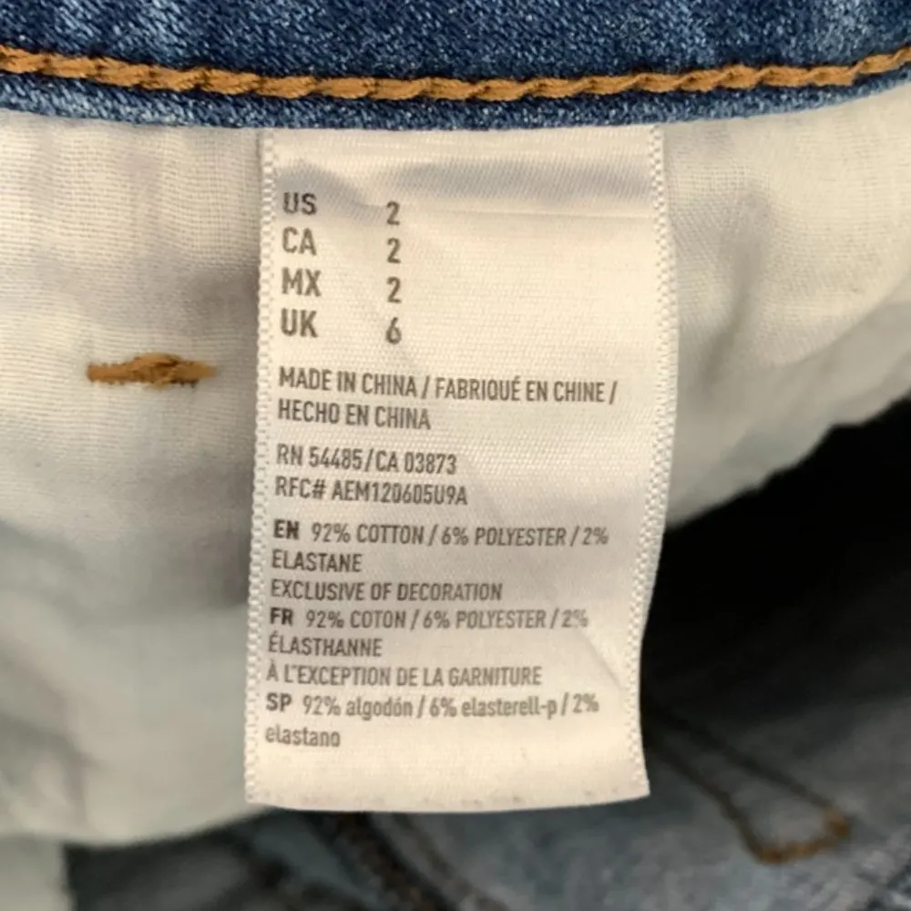 American Eagle Medium Wash Mid-Rise Denim Shorts - Image 4