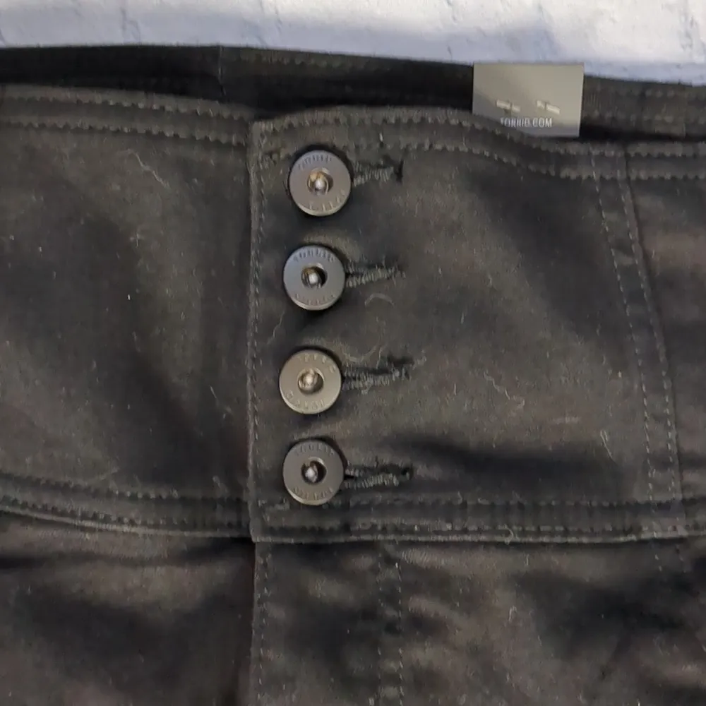 Torrid feel the fit 4 button black corset skinny jeans size 12R - Image 2