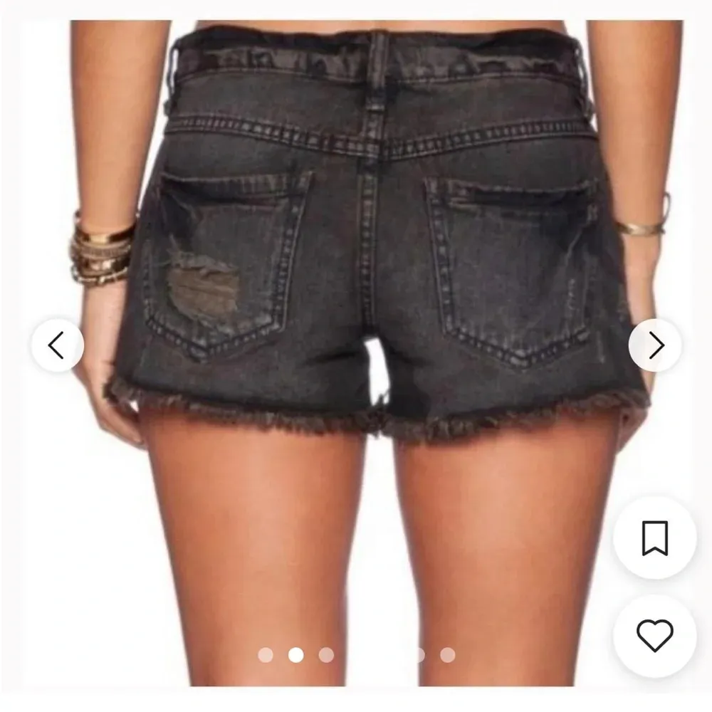 Free people shark bite denim slouchy cut off denim runaway shorts size 26 micro - Image 10