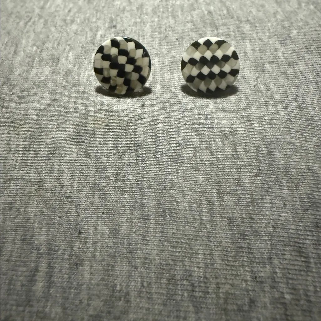 Black and White Woven Earrings - Image 2