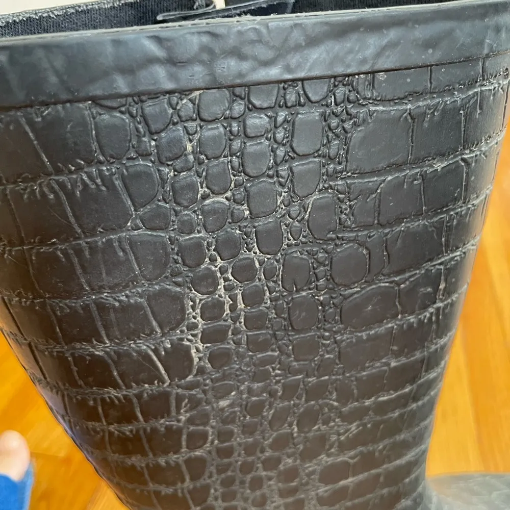 Rampage Women’s Raveyn crocodile black rubber rain boots, size 6 Gorpcore hiking - Image 7