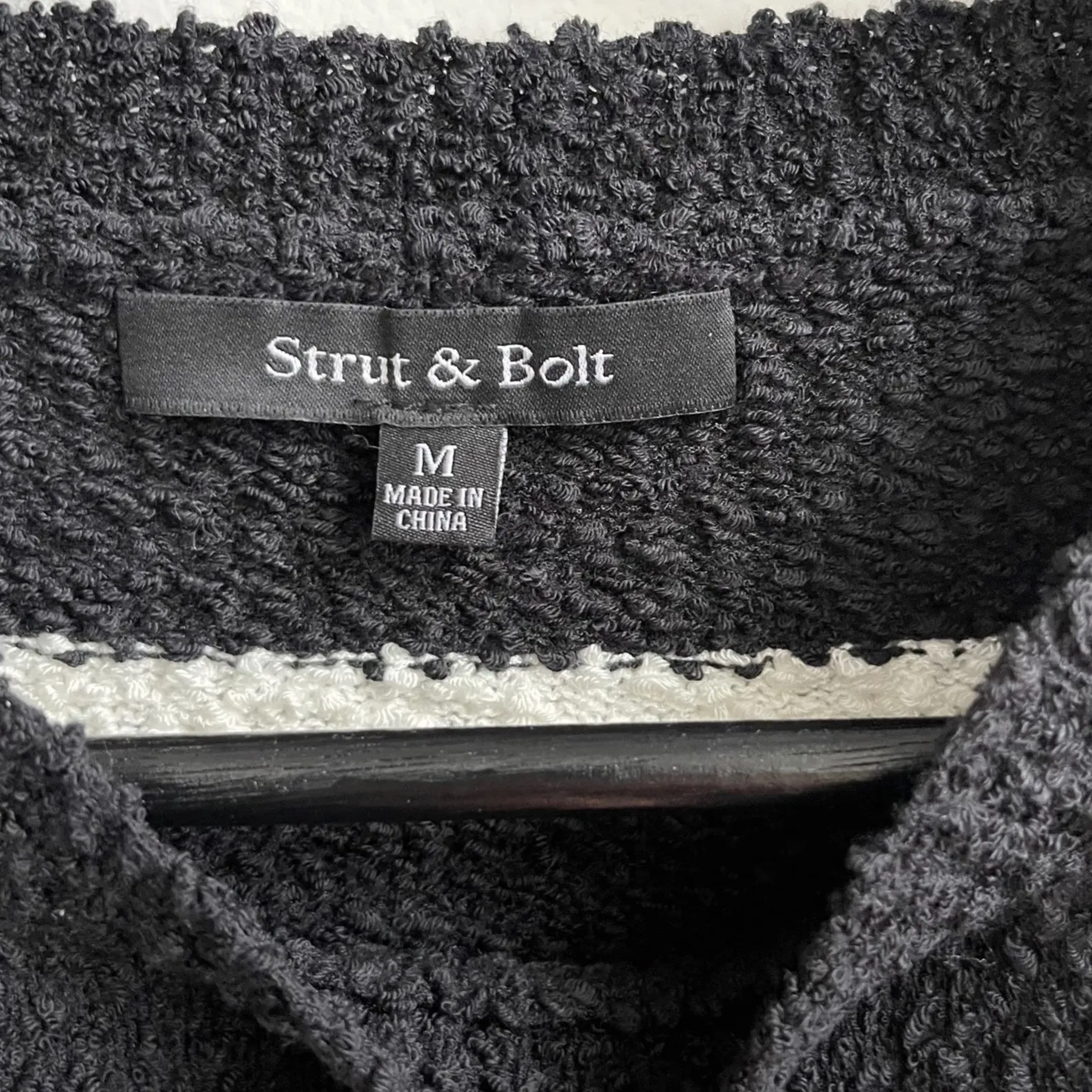 Strut & Bolt Black White Stripe Fuzzy Knit Sweater Vest Top Womens Medium - Image 3