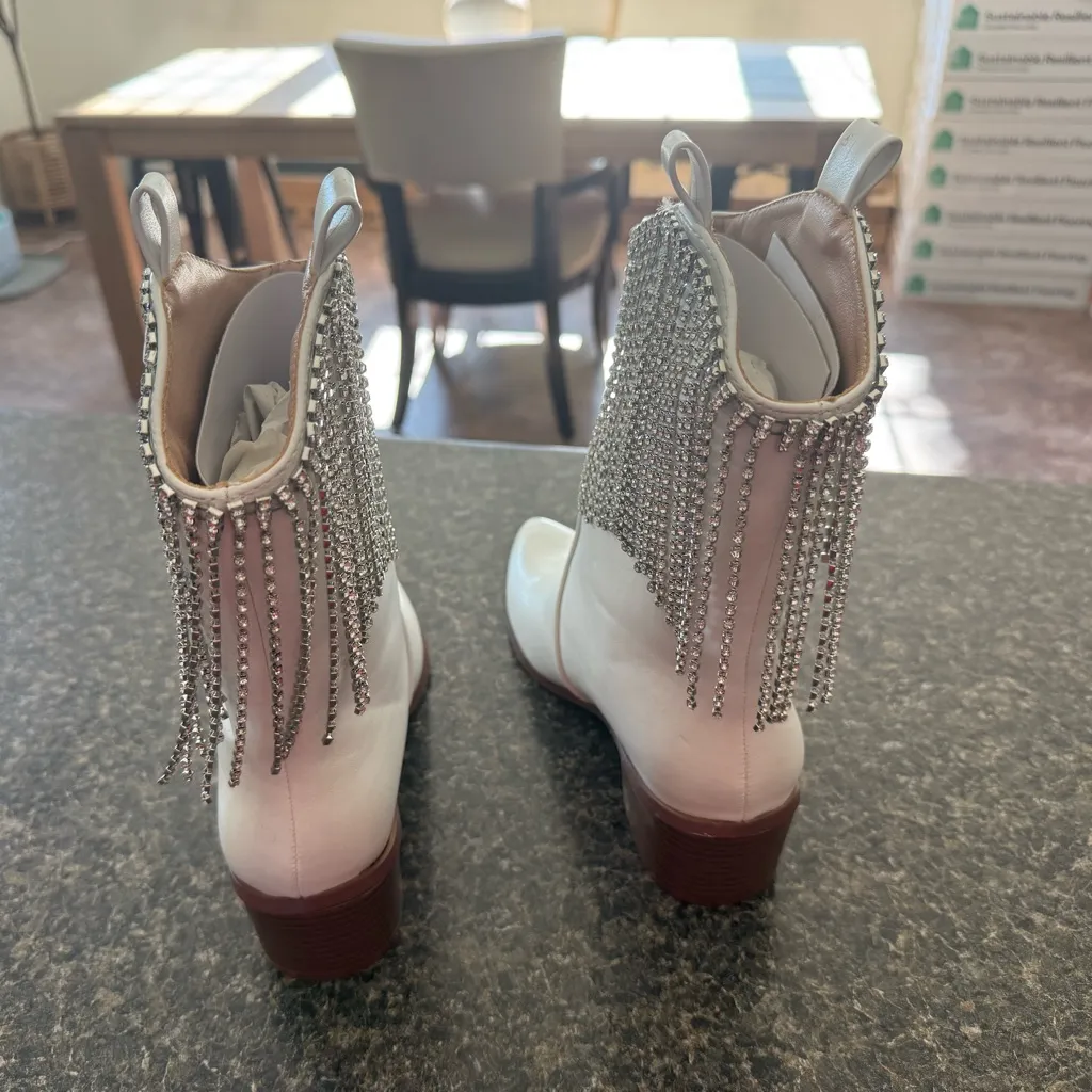 White rhinestone fringe boots - Image 4
