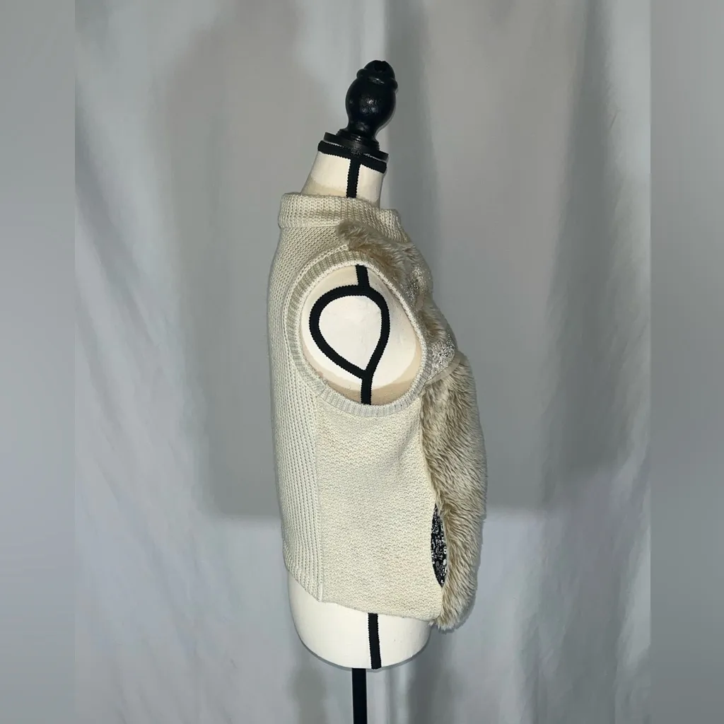 Miss Me Women's Vest Ivory Faux Fur With Rhinestone Studs - Image 5