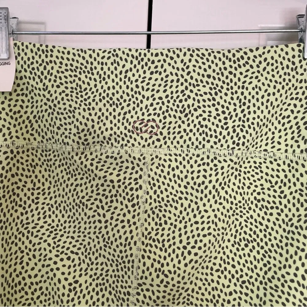 NWT Calia Energize High Rise 7/8 Leggings Crossover Hem Sz Large Confetti Dot Green - Image 11