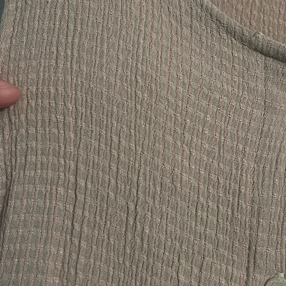 Cute light weight vintage button up tank Size none - Image 3