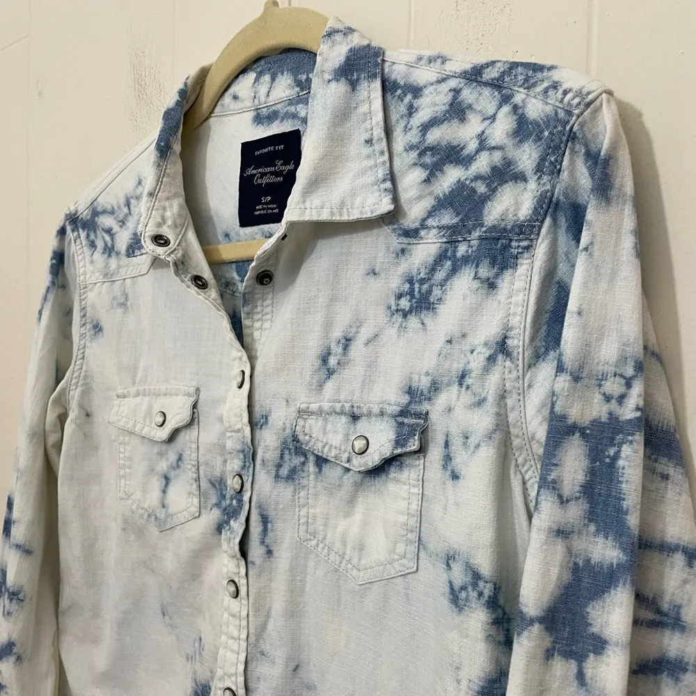 American Eagle  Bleached Denim Button Up Shirt Pearl Snap Button 90s ~ Size S - Image 11