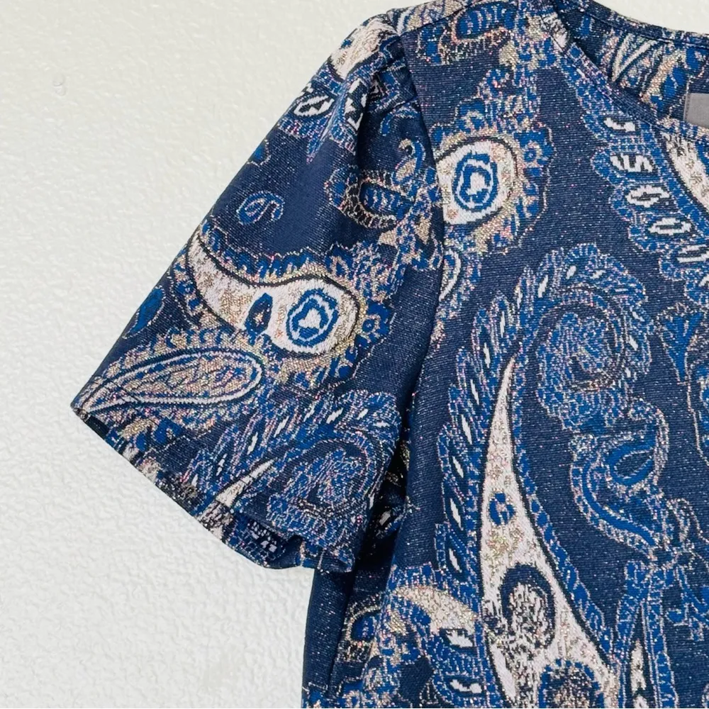 Anthropologie Demeter Paisley Metallic Blue Short Sleeve Tee Shirt Size Small - Image 5