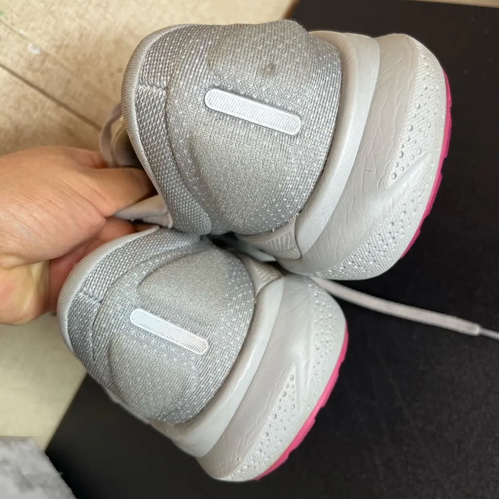 Brooks Adrenaline GTS 24 Women's Athletic in Gray and Pink - Image 6