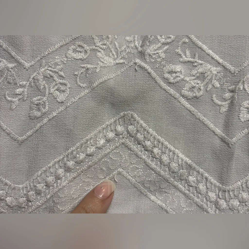 ASTR The Label Purple Lavender Embroidered Short Sleeve Wrap Dress Size Medium - Image 15