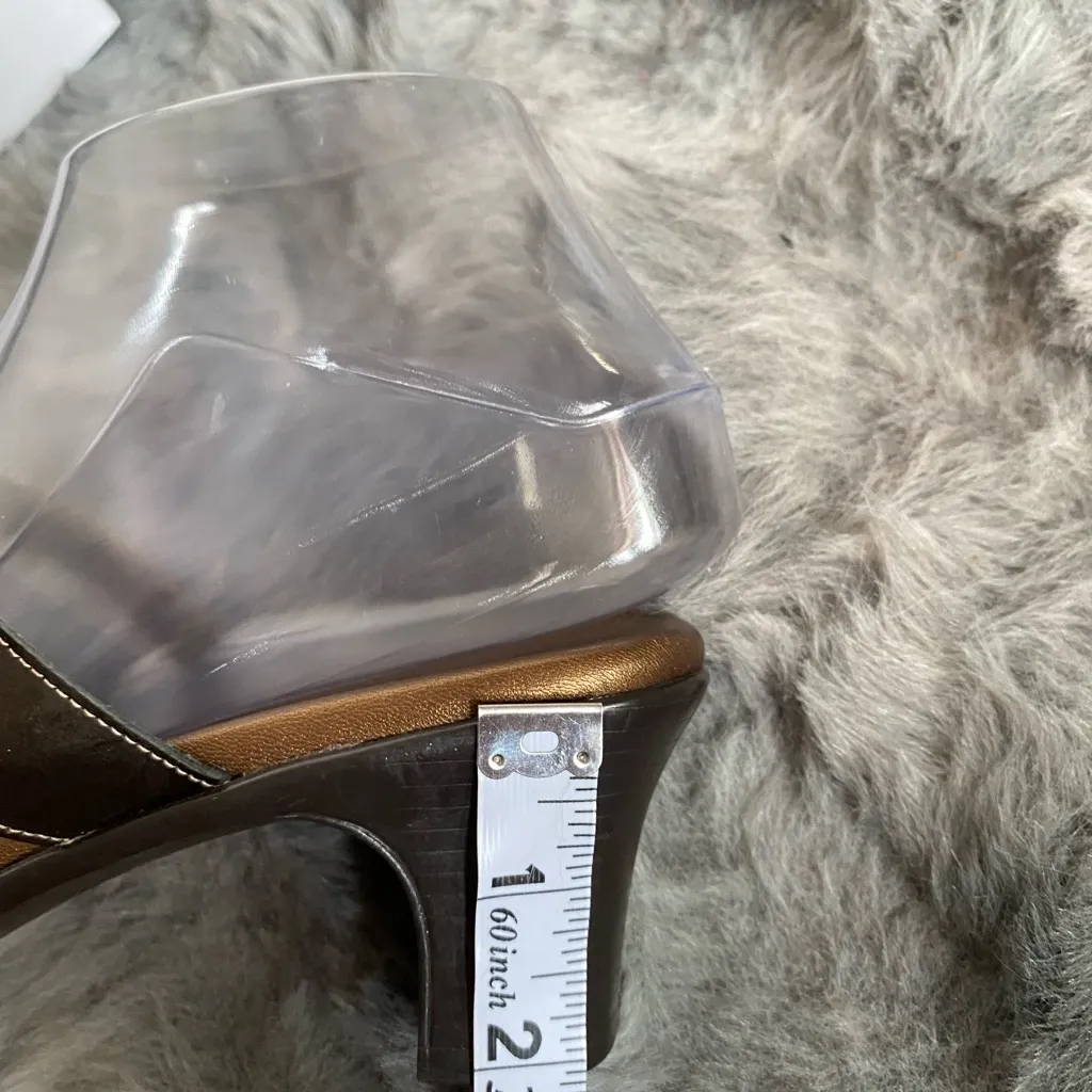 Munro -Elegant Black and Brown Women's Sandals - Image 3