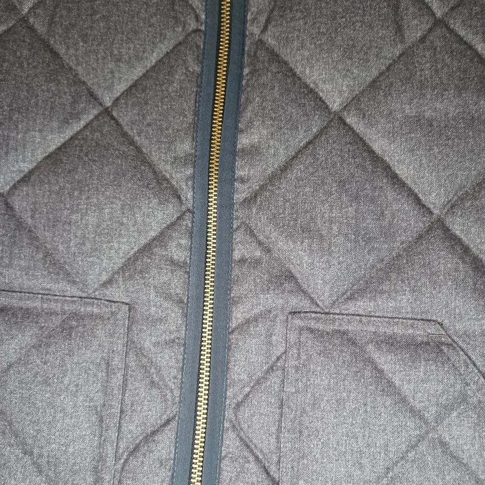 J. Crew Factory Excursion Down Puffer Vest Quilted Women SZ XS Gray - Image 7