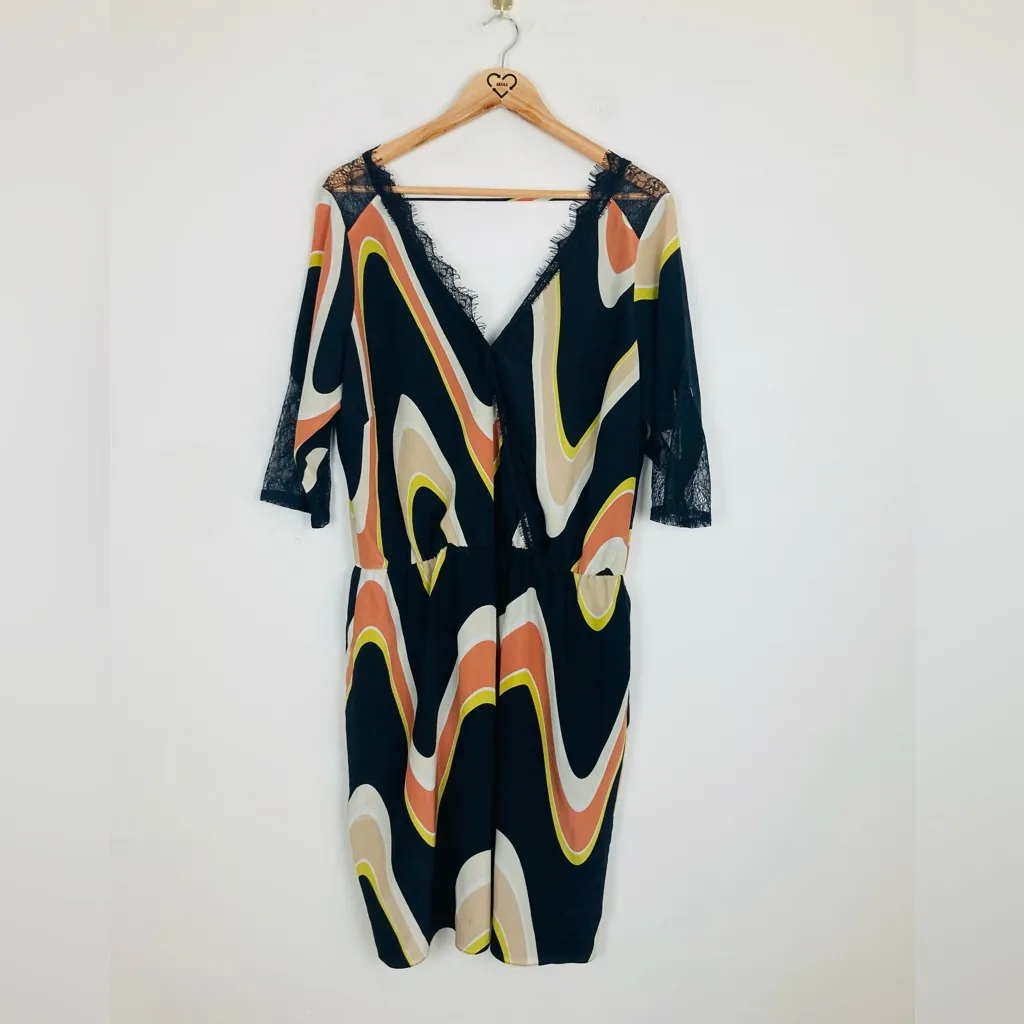 Skunkfunk mod print black orange yellow lace trim silk mini dress with v - Image 4