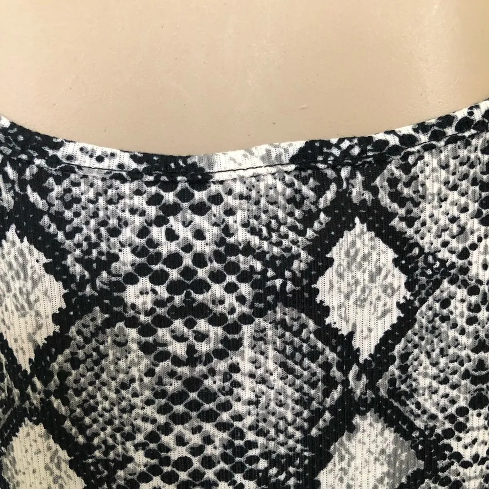 CAUTION TO THE WIND Womens Knitted Top  Tie Front Size Medium Juniors New - Image 7