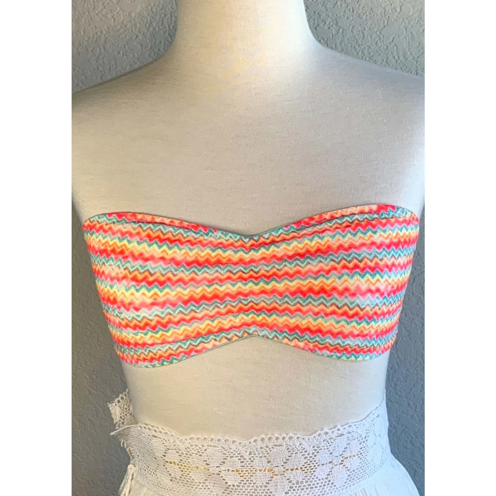 Victoria’s Secret PINK Bandeau Bra Lace Neon Chevron Womens Top Elastic Sz Small - Image 2