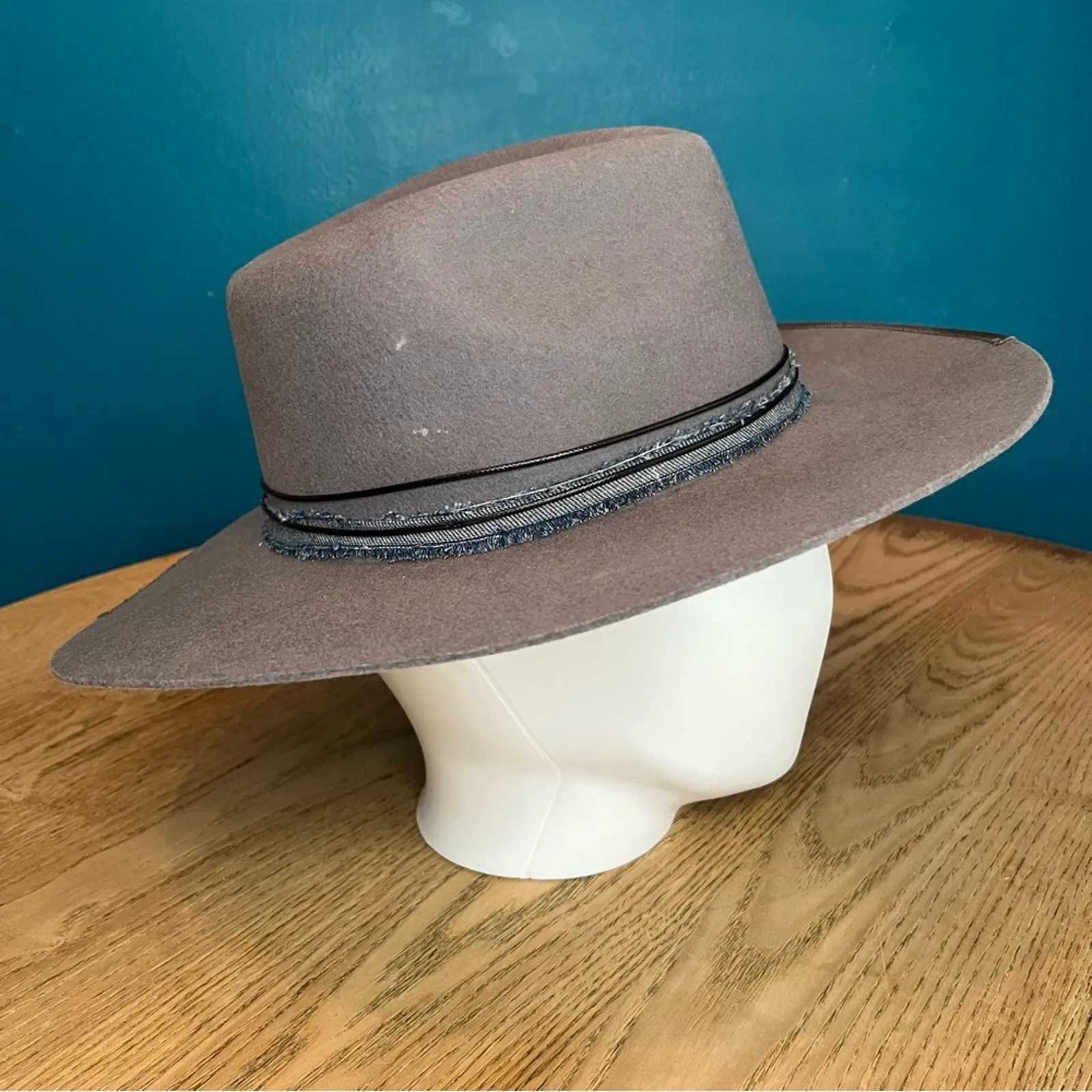 NWT Felt Rancher Hat Fedora ‘Mom’ Cowgirl Western Wide Brim Gray Patches Medium - Image 3