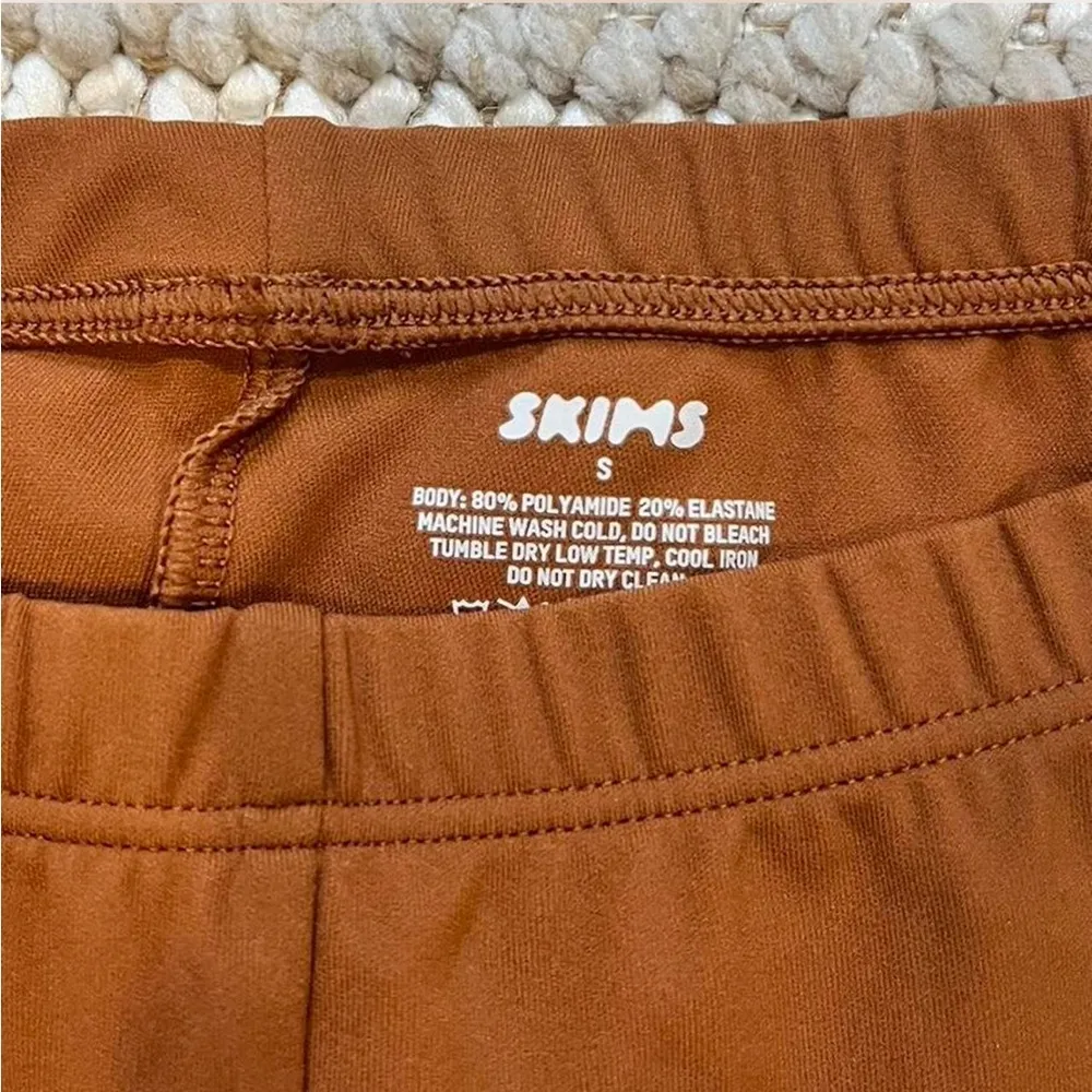 Skims Fits Everybody Leggings - Image 3