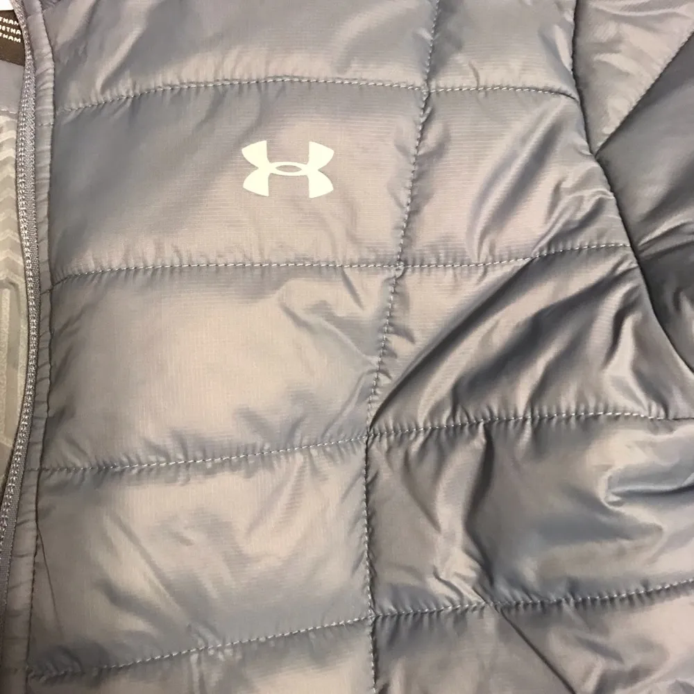 Women’s Under Armour light blue Storm puffer jacket - Image 6