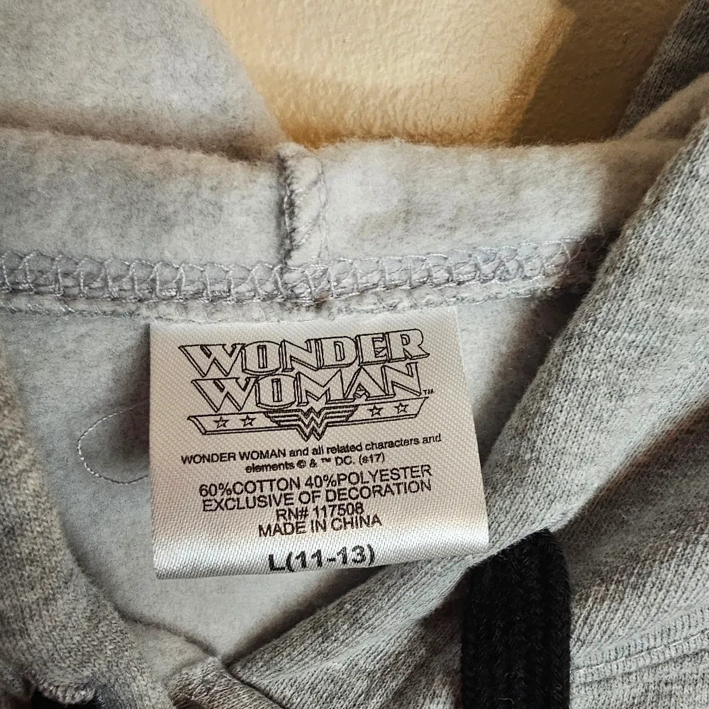 DC Comics Wonder Woman Oversized Juniors Sweatshirt - Image 4