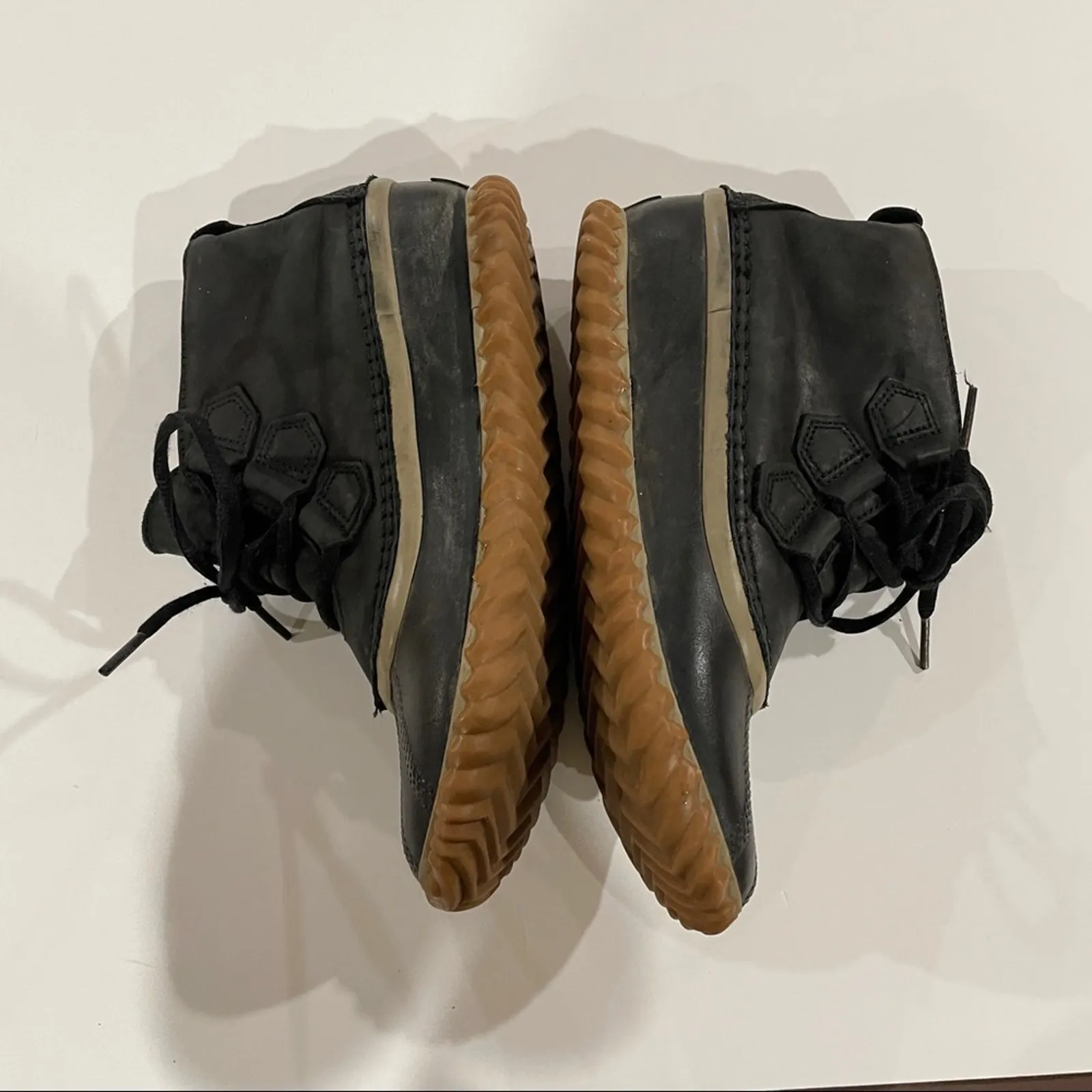 Sorel Out N About Black Leather Lace Up Ankle Waterproof‎ Duck Boots Size 7 - Image 3