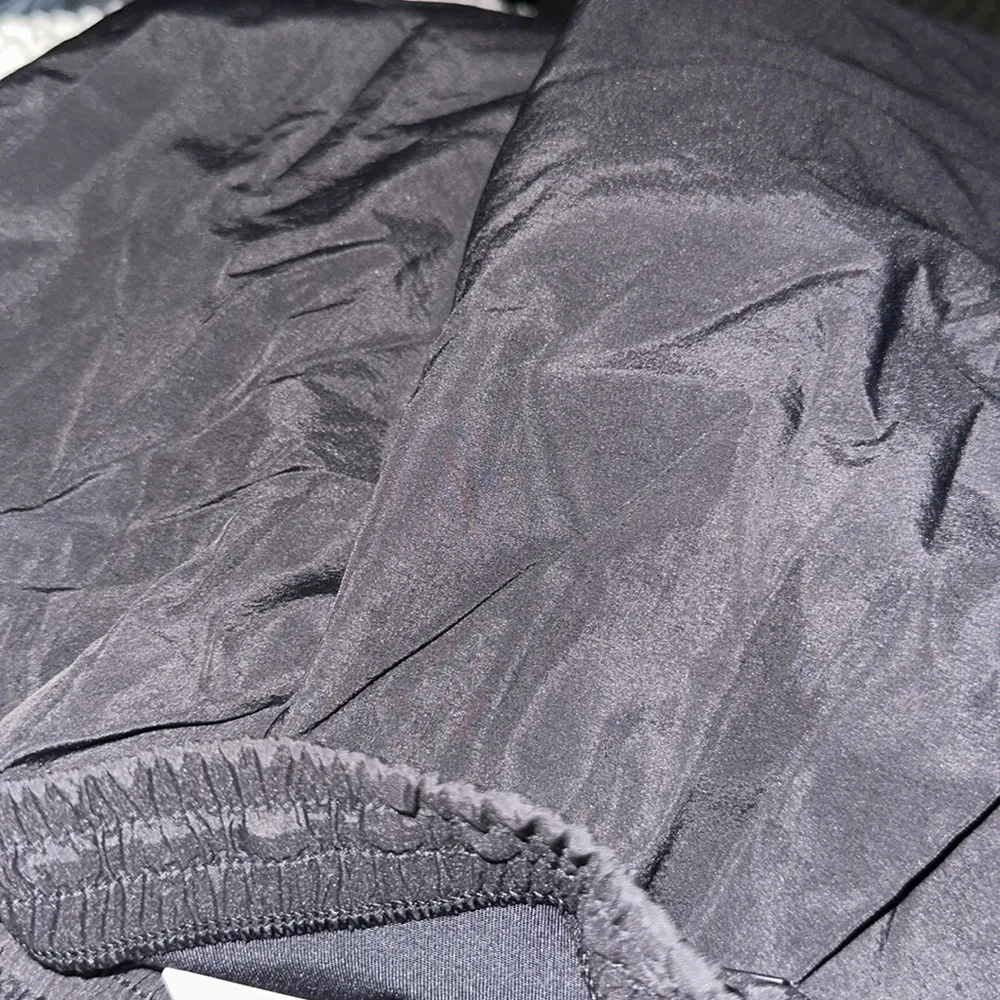 New 

VICTORIA'S‎ SECRET
Parachute Short - Image 5