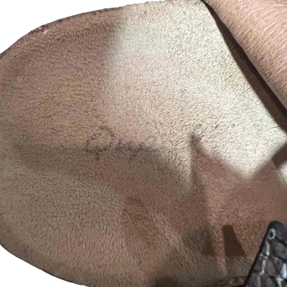 Qupid Women's Ankle Strap Snakeskin Pattern Flat Sole‎ Sandals Size 10 - Image 6