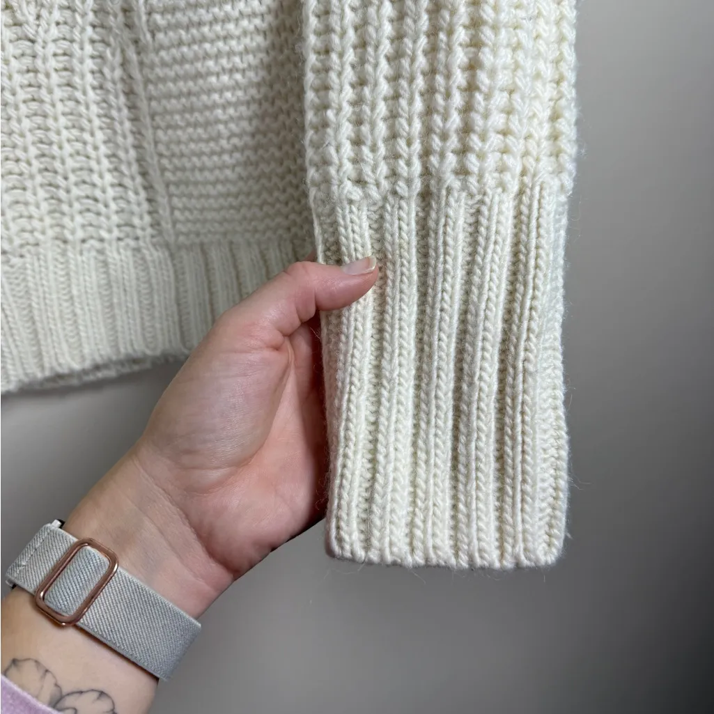 Banana Republic Chunky Cream Cowl Turtleneck Neck Sweater Sz M - Image 8