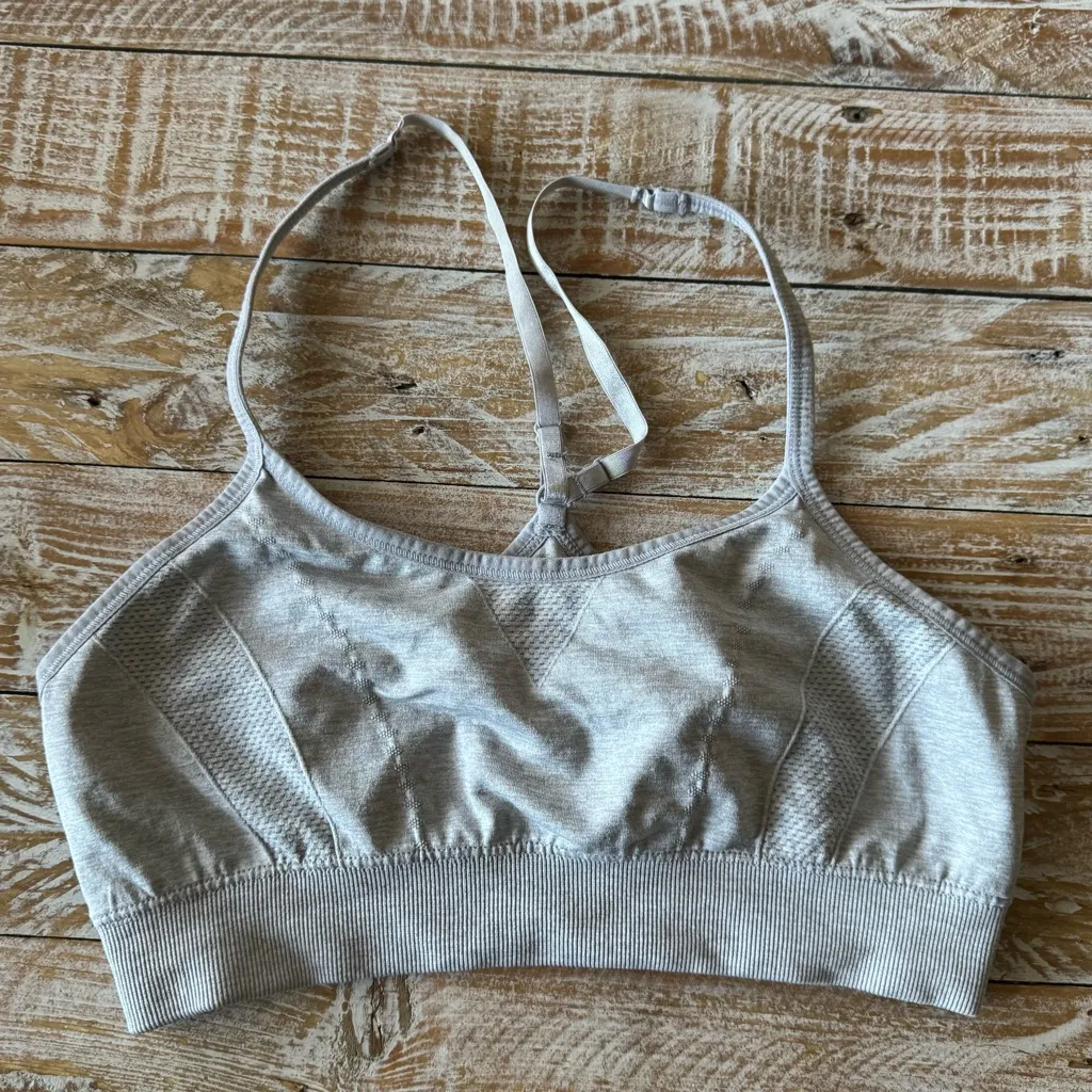 ☁️Light Gray Comfort Bra w/ Adjustable Racerback Straps☁️ ~M Silver Size M - Image 4