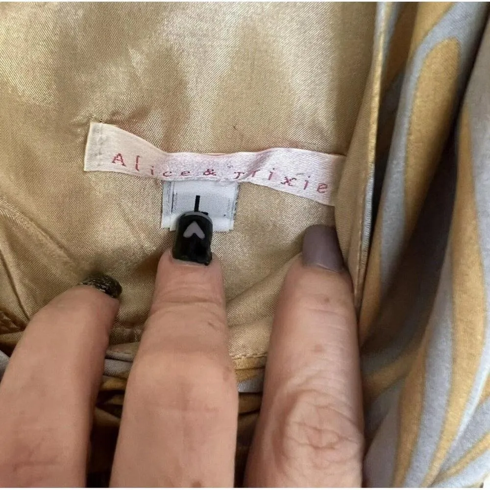 ALICE & TRIXIE SILK Blouse top LARGE geometric Tie Back tan Beige Womens - Image 11