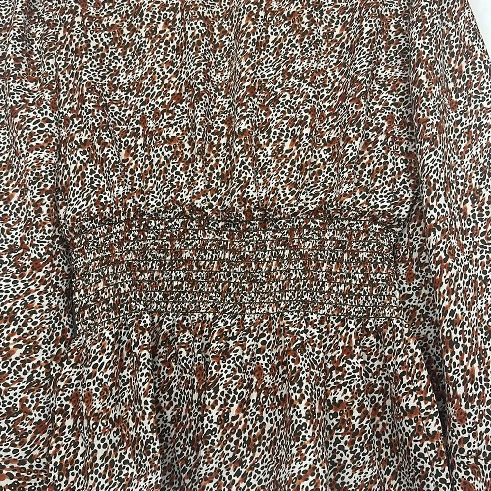 V-Neck Floral Print Flattering Accented Neck line Bell Sleeves Sz S - Image 6