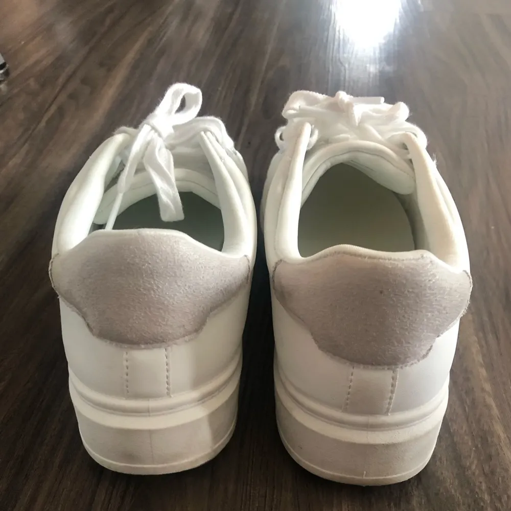 White Platform Sneaker - Image 4