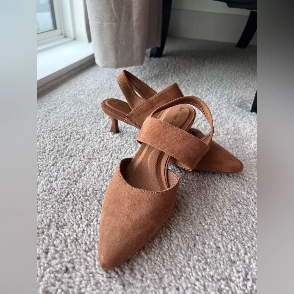 Anne Klein  Tan Sued Heels - Image 3