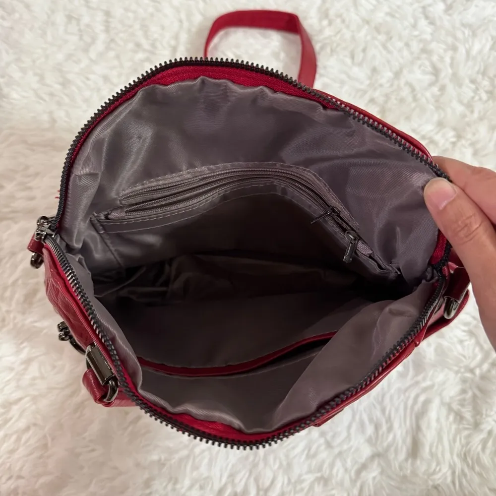 Amazon Red Multifunction Shoulder Bag - Image 4