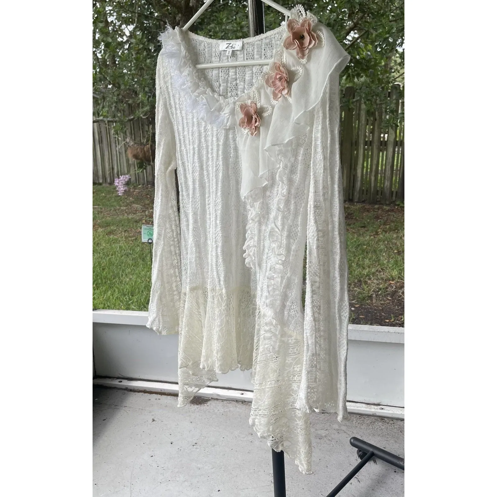 Zba Sz M Y2K white sweater bell sleeve soft girl ballet flower applique pastel Size M - Image 9