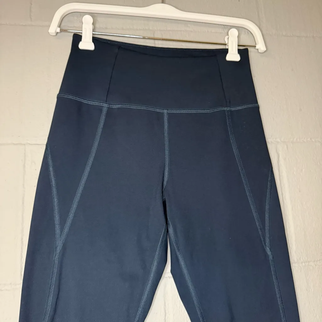 Girlfriend Collective Skyline Compressive High-Rise Legging in Skyline Sz Small - Image 6