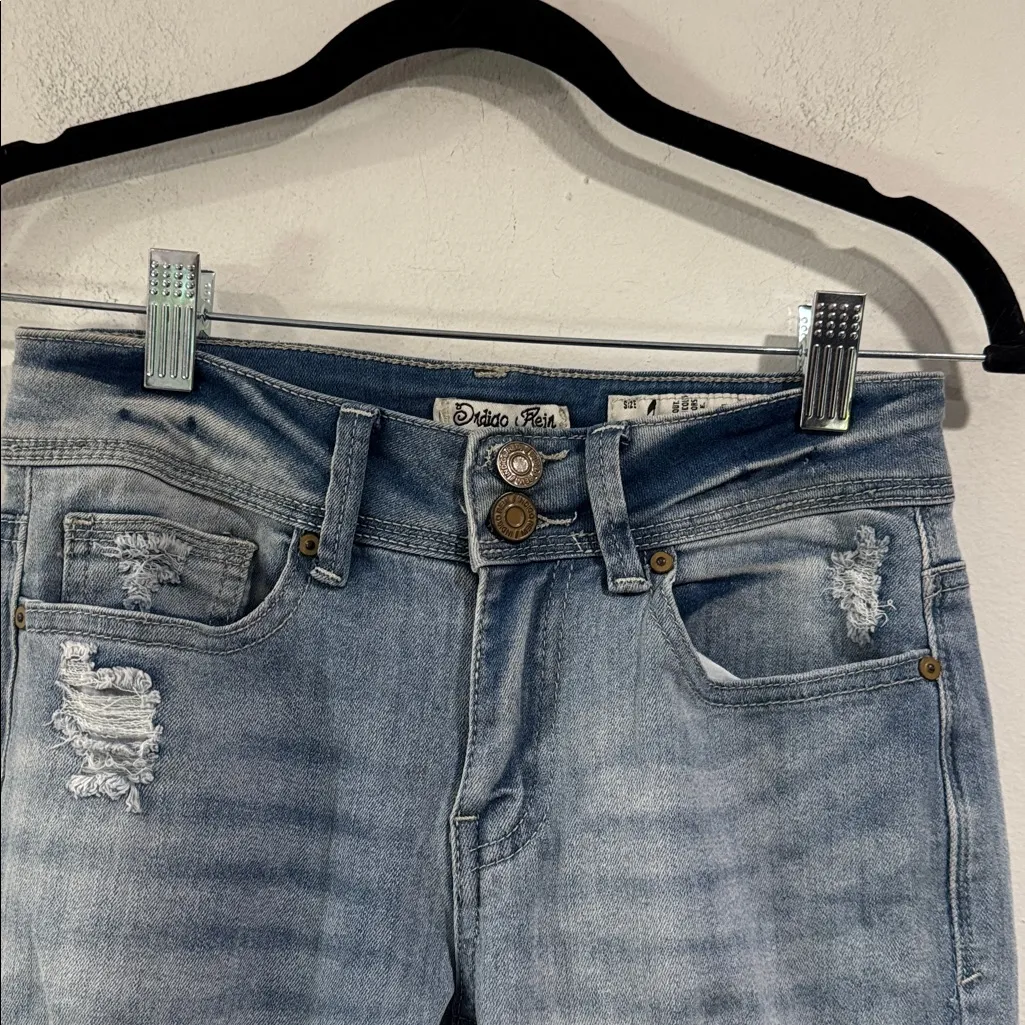 Indigo Rein Jeans Distressed Light Blue denim size 1 skinny stretch - Image 3