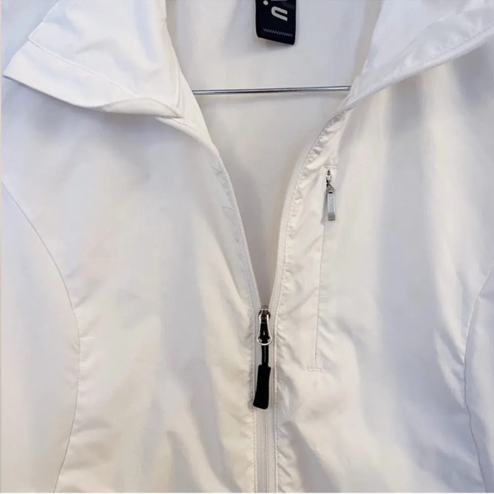 Nvo Full Zip Waterproof White Jacket Pockets Lightweight Women’s Size Small - Image 4