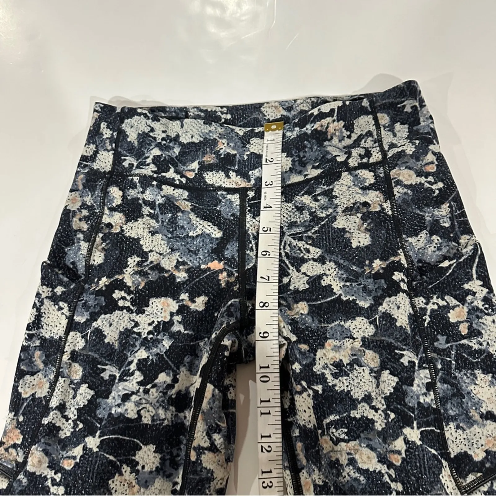 Lululemon Speed Up Crop *21" in Spring Bloom‎ Multi Size 8 - Image 10