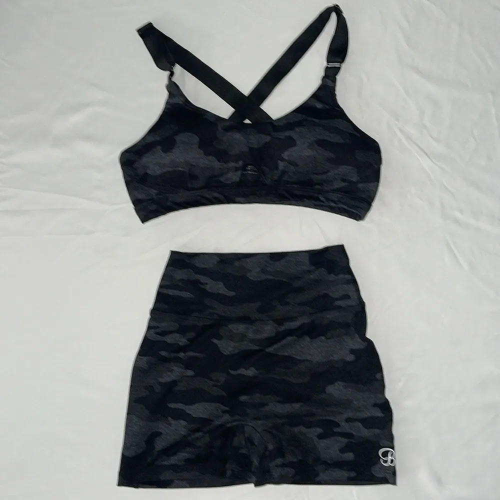 Bombshell Sportswear fit camo bra with matching shorts set! - Image 5