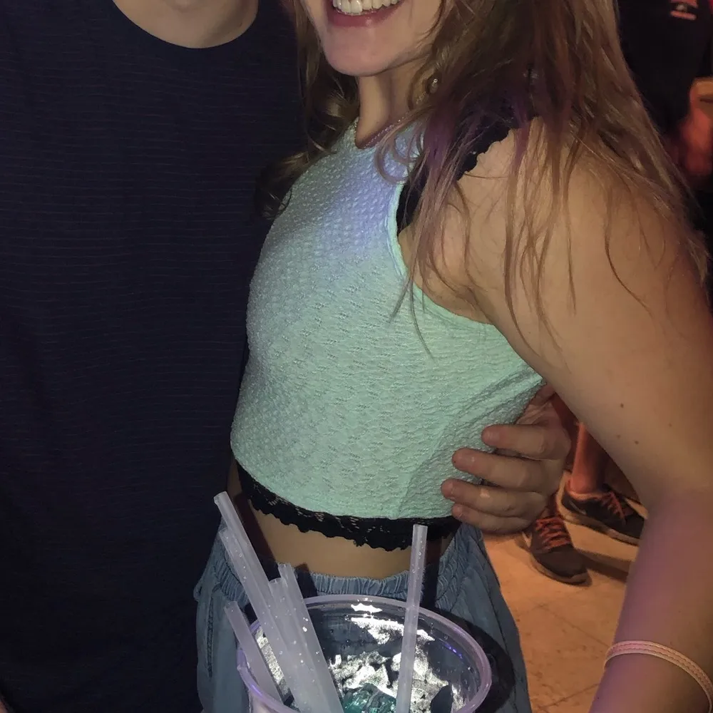 Wet seal crop top - Image 4